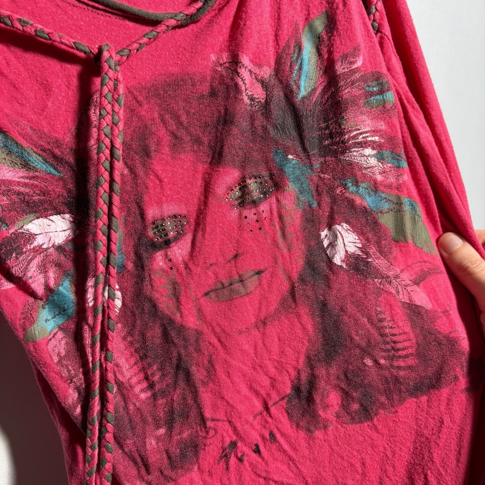 2 BIZZY Graphic Tank Top Pink Native American Face Feather Print Artsy Boho M **